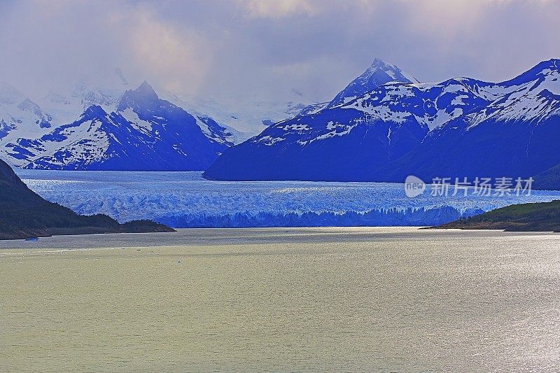 莫雷诺冰川和阿根廷湖- El Calafate，阿根廷巴塔哥尼亚